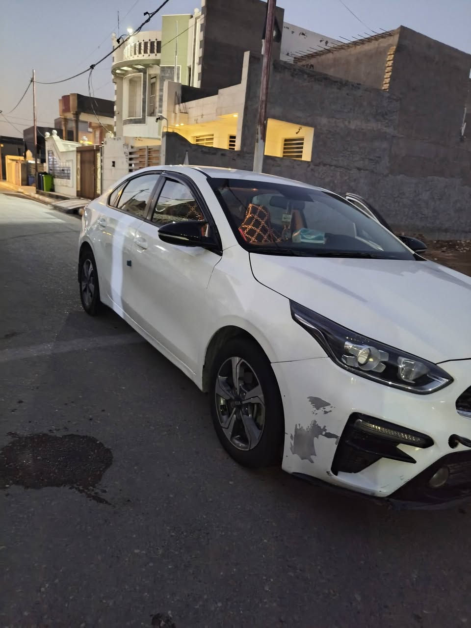 سيراتو موديل 2019 ماشيه 180 بيه احزام وتكمه السياره گير ومحرك شرط كفاله+منضومه زنون+تخم تاير جديد+دوشمه جديد+ السياره نضيفه .. تحويل أو وكاله بكيف المشتري+السعر135وبيه مجال+مكان السياره واسط قضاء الصويره+ للاستفسار اتصال ***********
