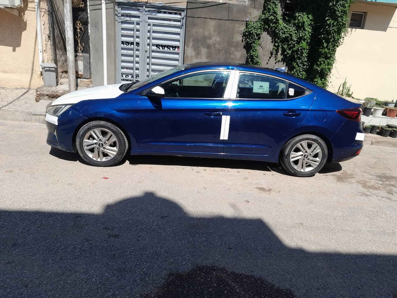 سلام عليكم الانترا مديل 19 شكل 20 وراد امريكي حادثها فقط بنيد بدون شواصي يعني مبدل بنيد ودعاميه فقط 
رادارات شاشه محرك ٢٠٠٠ دوش  كير اي تي المرغوب
رقم نجف انكليزي بأسمنه جاهزه من كير ومحرك وتبريد وحداديه وتخم تاير يعني بختصار مناقصه برغي مال جناي سعرها 120 وبيها مجال بيع او مرواوس بسياره احدث والفرق اقصاد شهر ورقتين مكاني نجف ***********
