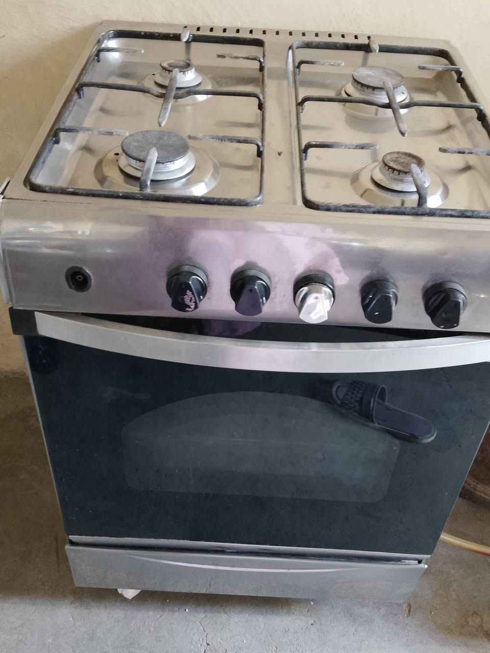 سلام عليكم
عنواني كركوك حي العروبه قرب مدرسه الرصافي 
سعره 70 
رقم ***********
