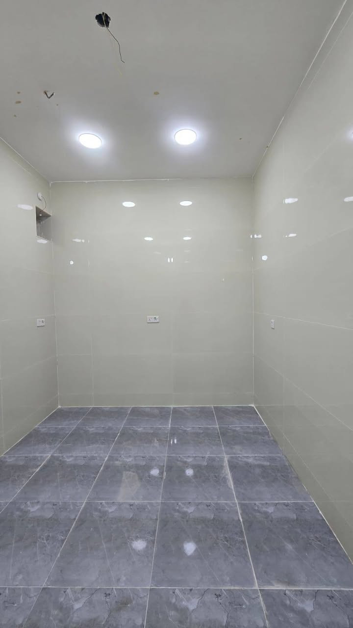 يا الله يا مسهل دار للبيع المساحة 100 مربع الطابق واحد العرض 10ب10 مو الركن بصف الركن في نهاود الثانيه قرب شارع عشرين السعر 110 وبي مجال الهاتف ***********
