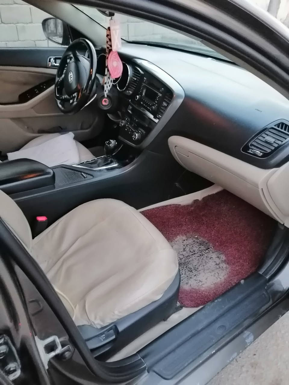 سلام عليكم
كيا اوبتيما 2012 خليجيه 
محرك 2000 

تبريد خير من الله 
سياره بنرامه
سيارة جاهز 

العنوان واسط الزبيديه
***********
