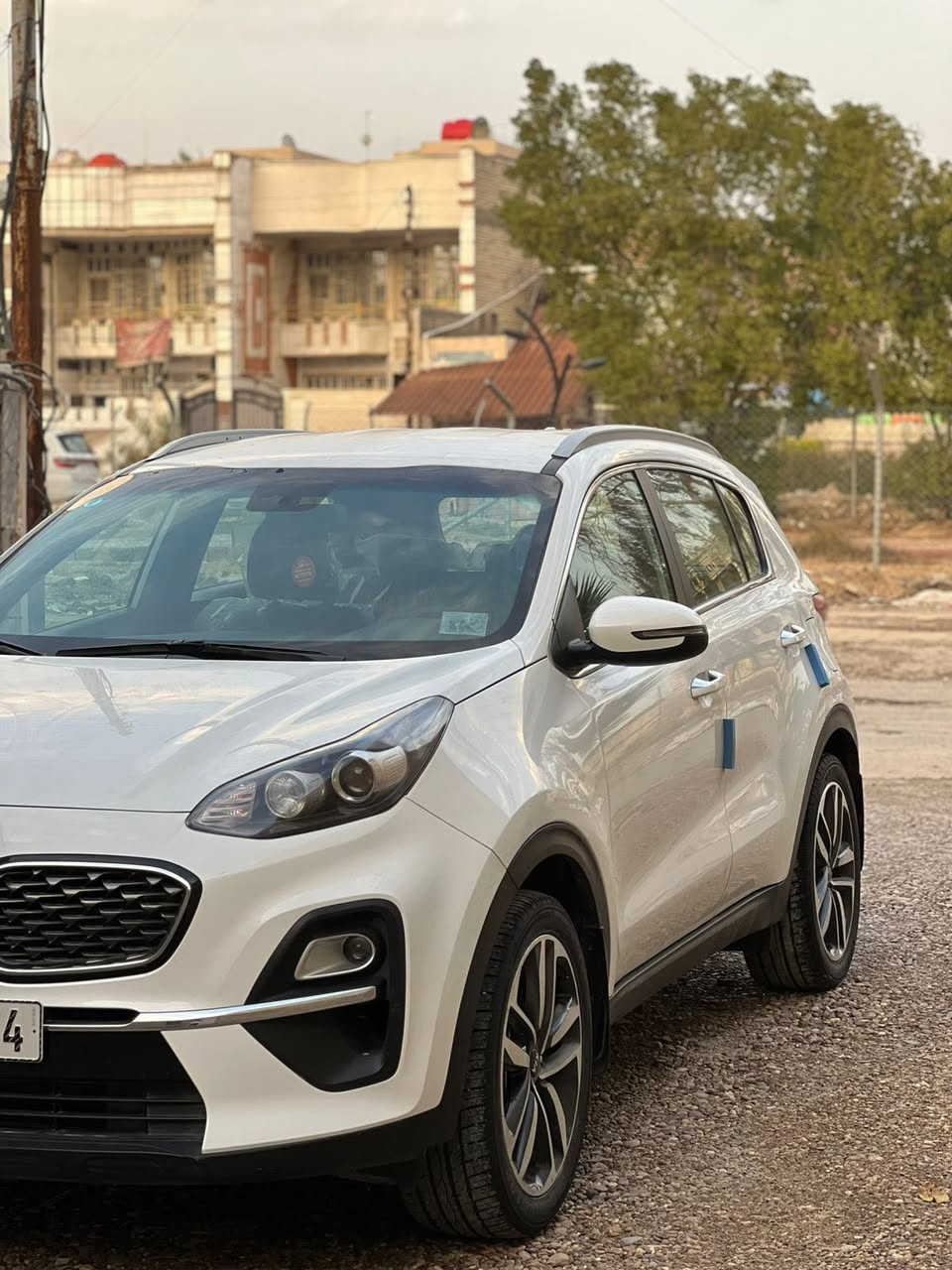 سبورتج ٢١ ماشيه ٣٧ و٧٠٠ نظيفة وجديدة فقط كارت بسيط بالدعامية الامامية السعر ٢١٦ مكاني حي البنوگ تلفون ***********
