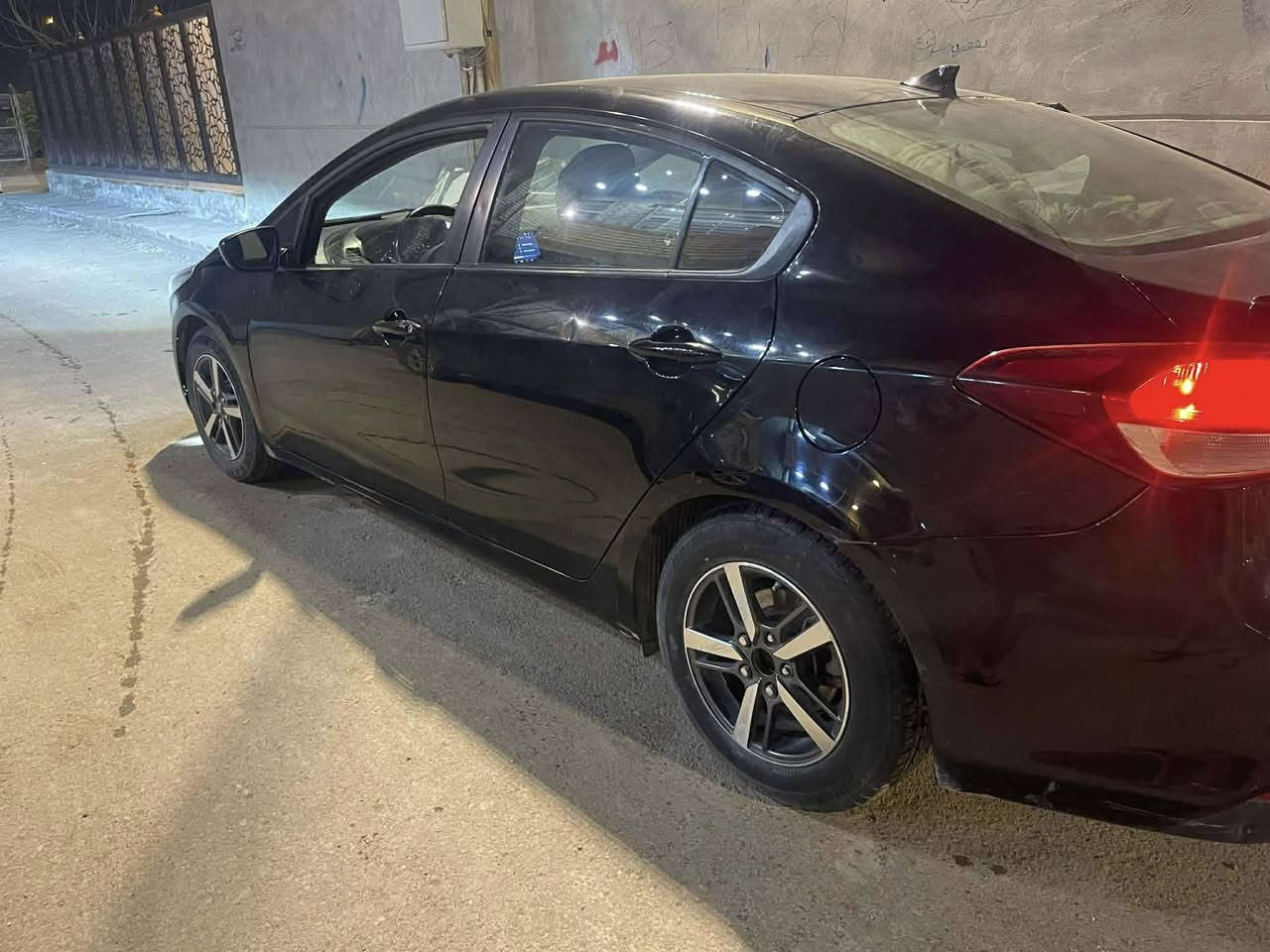 السلام عليكم
فورتي موديل2017 وراد أمريكي
حادث السيارة قطعة وحده بنيد فقط وهنا صار بيها جاملغ خلفي ممصلح موضح بالصورة
السيارة بيها لايت زينون
بدون ايرباك بدون شواصي بدون لغود
السيارة نظيفة مابيها جراد
فيت بم جديد باتري جديد 
محرك 2000 دوش 
رقم السيارة اربيل الجديد
السعر117 وبيها مجال
مكان السيارة الدورة
للتواصل

‏‭٠٧٧٠ ٧٨٠ ٨٤٠٩‬
