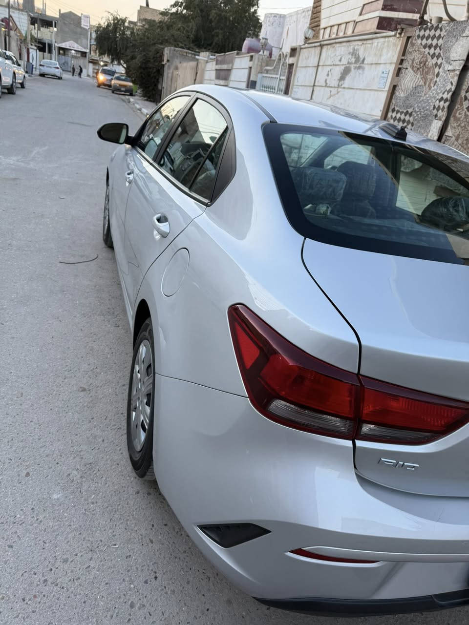 موديل 23 طالعة ب ٢٤ ضرر كدامك رقم جديد بسمي اني مالك ماشية ٥٠٠ 
مكان كربلاء 
سعر مناسب 
١٢٠ 
وبيهة مجال 
سيارة كدامك نضيفة ستخدام موضف فقط 
*********** 
متوازي
