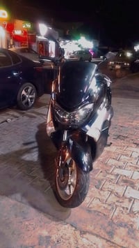 ان ماكس مستعجل ع فلوس السعر مليون  أوراق كامله  بغداد نفق الشرطه  0783...