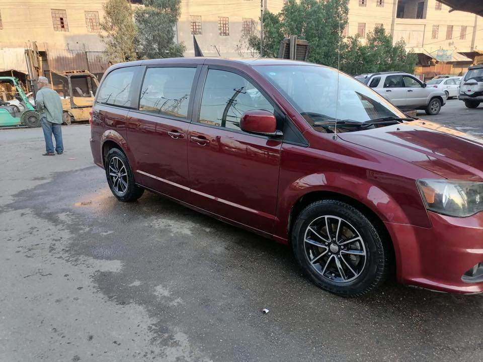 دوج كراند كرفان 2019 GT. بيع او مراوس بجيب ليمتد L
محرك 3.6

كشنات جلد سياحي 

كشنات قلاب 

تدفئة كشنات امامي 

هيتر مقود 

شاشة اعطال 

شاشة كبيرة 

نظام ملاحة GPS

تحكمات مقود جهتين 

مثبت سرعة 

نظام مانع للانزلاق 

السيارة ثلاث حادثها امامي قطعتين صبغ + تبديل جاملغ 

للأستفسار الاتصال على الرقم (***********)
