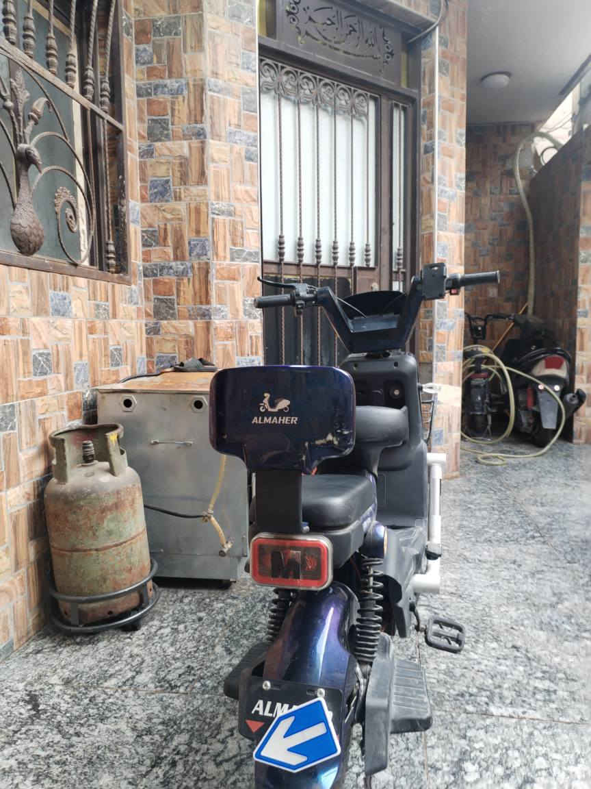 دراجه شحن للبيع عدد 2 دراجات نظيفه نقصهن تايرات خلفيه اثنينهم   بصمه وسويج وكارت وحده بيها ام بي ثري وحده نيلي وحده حمره تشغيل عن بعد شاحنات بلادي للاستفسار اتصال على الرقم *********** او ***********
