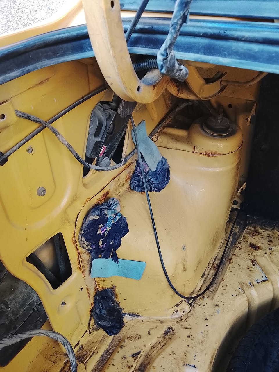 السلام عليكم سايبا 2012 رقم بغداد باسمي تحويل ثاني يوم مكينه وكير كفاله من تنقيص وتبخير شواصي نضيفات 
مكفوله من ضربه وصبغ كهربائيات كلهه شغاله بيهه خياس قليل والباقي كفاله 
السعر 30
مكاني بغداد البلديات 
***********
