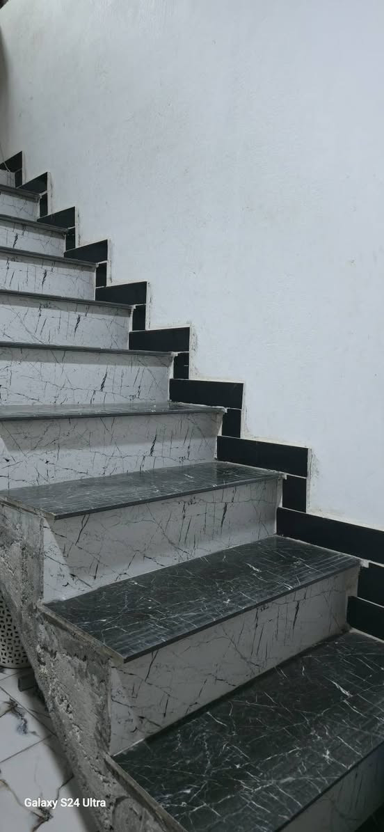 بيت للبيت مساحه 120 متر بناء جديد حديث مكون غرفه نوم صاله استقبال خارجي مطبخ صحيات كراج سياره عنوان ابي الخصيب طرزاويه نهر خوز قريب للعوجه وقريب للشارع كلش مثل ماموظح بالصور منطقه روعه وناس ذهب البيت طابو زراعي ماليه حق التصرف سند 23
نسخه من طابو وكاله من صاحب الارض 
بيت بيع او مراوس مع بيت اكبر وندفع فرق حسب الاتفاق والقناعه  والمعاينه
السعر 50 قابل للتفاوض 
استفسار ***********
