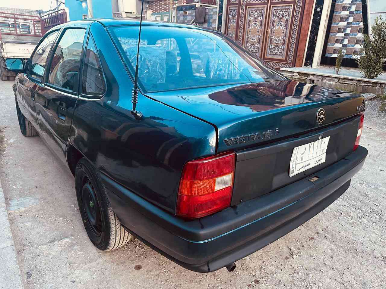 فكتره للبيع حجم16 موديل 1991 رقم نينوى اللماني سنويه الى 2028 كابون بانزين بيها  كير ومحرك شرط مصبوغه جماليه وبيها تلقيطات فقط غرفتها جديده  سياره جاهزه  السعر 45 تريد وكاله تريد تحويل العنوان الموصل الجانب الأيمن ***********. ***********.
