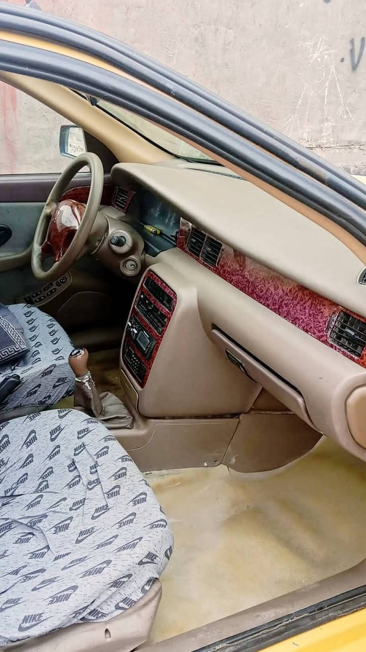 للبيع ٢٠١١ سيارة نظيفة مبدل بنيد ودعامية اثر حادث بسيط مواصلة للبدنه تبريد ثلج سيارة باسمي سنوية مكاني  بغداد      قرب
تقاطع درويش السعر 32 
***********
