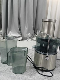 خلاطة عصير • أجهزة منزلية • مطبخ