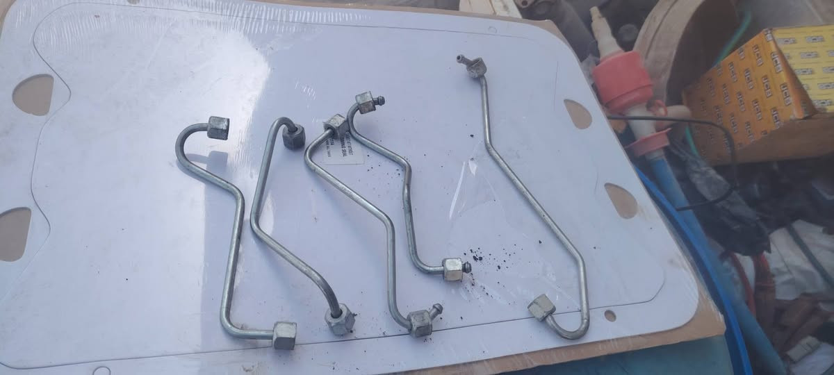 السلام عليكم عندي أغراض للبيع رافعة 
جيسيبي انجكترات طرمبة _ بواري كاز _ فنديشن _بساتم _ براد _ مسطرة والجوزات كاملة _ المحتاج غراض اتصل علية
رقم الهاتف ***********
