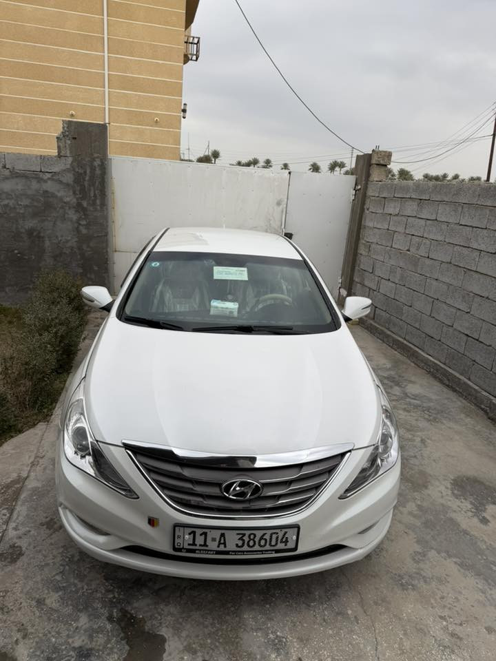 للبيع أو المراوس مع سوناتا ١٥ ١٦ ١٧
سوناتا ٢٠١١ خليجي ٢٤٠٠ بغداد باسمي سنوية لل٣١ بيها صبغ موضح بالسونار . كير ومحرك جديد . تدفئة تبريد .. تخم تاير . باتري جديد 
مواصفاتها 
شاشة وكاميرا 
حساسات خلفية
مري شفط 
سيارة نظيفة جدا مال جناي مكاني بغداد ابو غريب 
السعر ٩٨ وبيعا مجال بسيط
***********
أ
