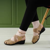 صندل نسائي • جلد مرن • الحجر