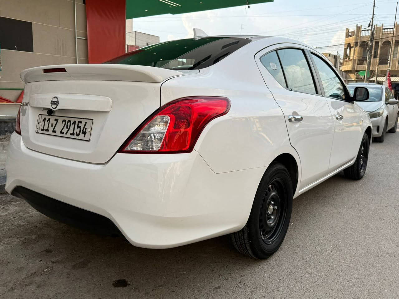 سلام عليكم البيع سني هندي ام ضمان السور موديل 2024 ماشيه 38الف مكفوله كفاله عامه من ضربه بارد والصبغ والتبديل مكينه كير وضع شركه بسمي سياره مكاني بغداد 
***********
