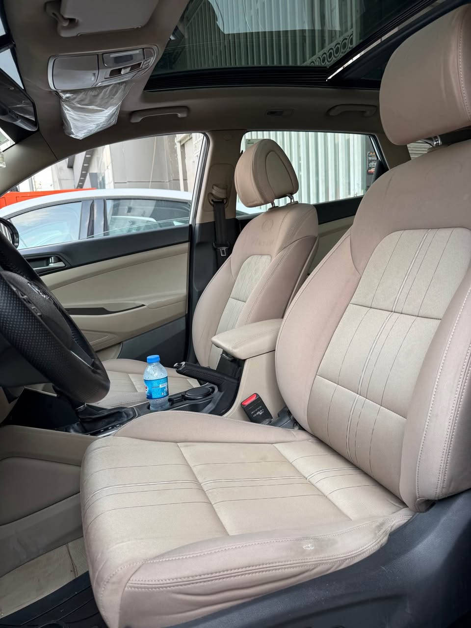 توكسان موديل ٢٠١٨
فول مواصفات پانوراما__كوشن كاربا 
ماشي ١١٢ الف حقيقي 
شبر بونت تكحيل كارت ___٤اصابع بارد جاملخ وراء 
محرك دووش تنفس تبيعي. شرط مامفتوع
سعر جه وه سوك   ١٧٩  مجال قليل 
***********__مكان اربيل أربيل, العراق
