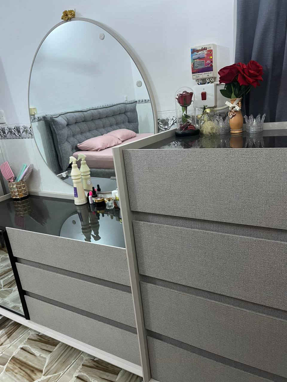 غرفة نوم تركيه ٩قطع
سرسر مخزن فول نظافه
بيع مستعجل


**إذا كنت صاحب هذا الإعلان وتريد حذفه لأي سبب، رجاءا أرسل رسالة إلى الدعم الفني**