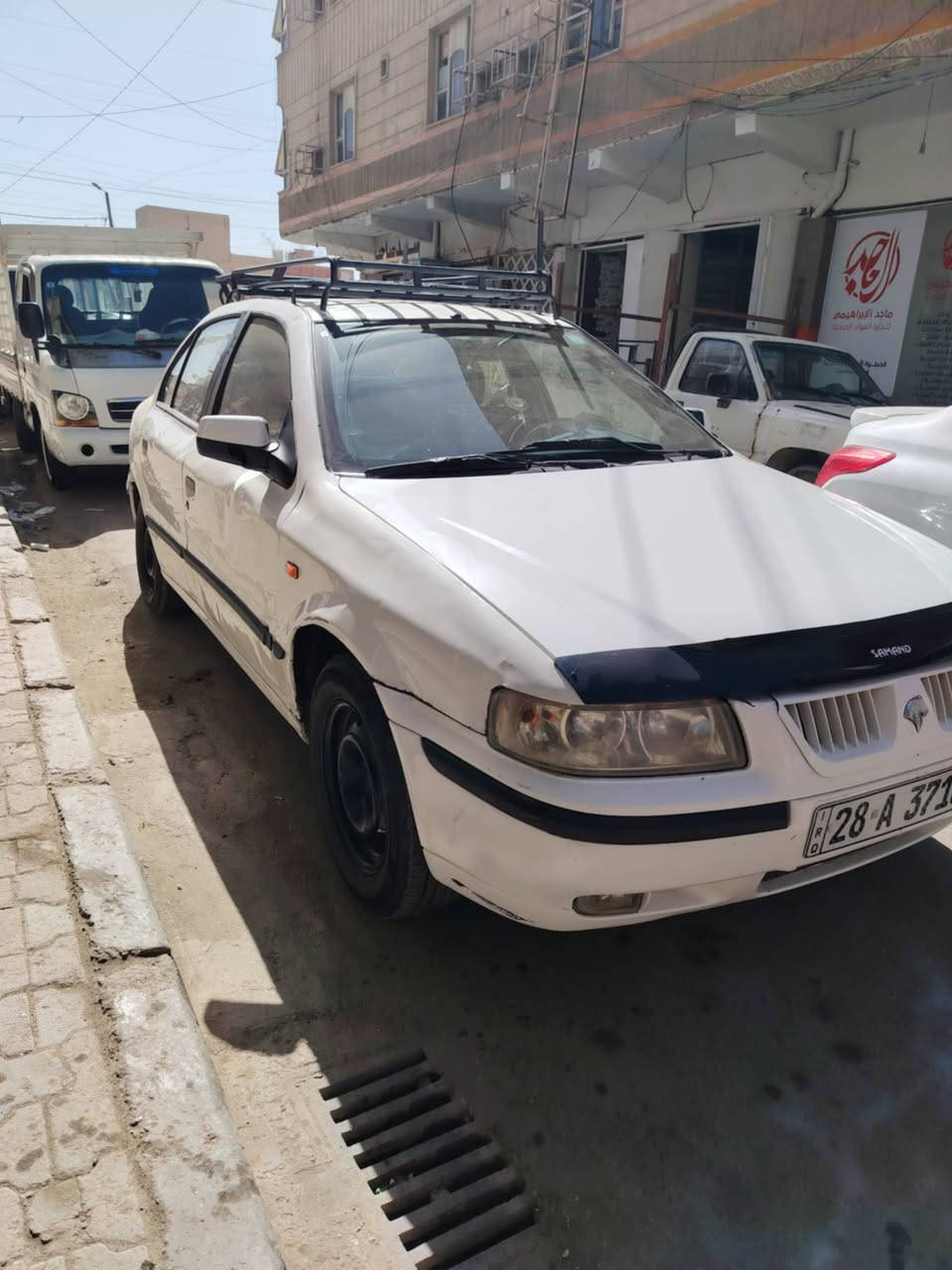 السلام عليكم سمند للبيع موديل ٩ سياره ناشفه
مكينه +كير انضاف 
حداديه نضيفه 
تخم تاير جديد 
سياره خير من الله سياره ما عايزه شي مكينه قبل فتره مبدله سياره نضيفه مال جناي 
سنويه 2027 رقم جديد دولي السياره بأسم صديقي مداور ثاني يوم  السعر 32 وبيه مجال للشراي 
للستفسار الاتصال ***********
