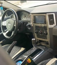 جراند شيروكي ليميتد • ٢٠١٠ • محرك جديد