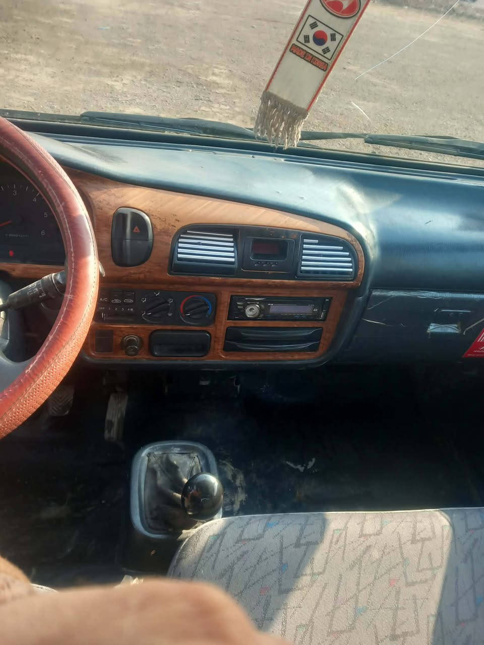 سياره هونداي كيرمحرك اكسل شاصي رقم السنوية ماساقطه مديل 2002 سياره ابلاديه نظيفة الشراي يتصل على هذا الرقم ***********/ مكاني سامراء الحويش على الخط السريع السعر 65 بها مجال
