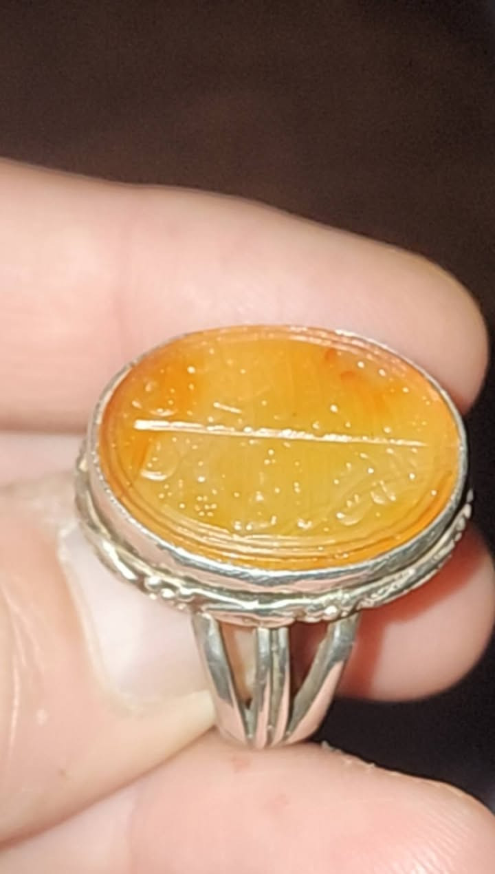 خاتم عقيق يماني زعفران مخطوط خط احترافي صياغه يدويه ثقيله للبيع سعره خاتم ١٢٥  ألف يوجد توصيل كافه محافظات


**إذا كنت صاحب هذا الإعلان وتريد حذفه لأي سبب، رجاءا أرسل رسالة إلى الدعم الفني**