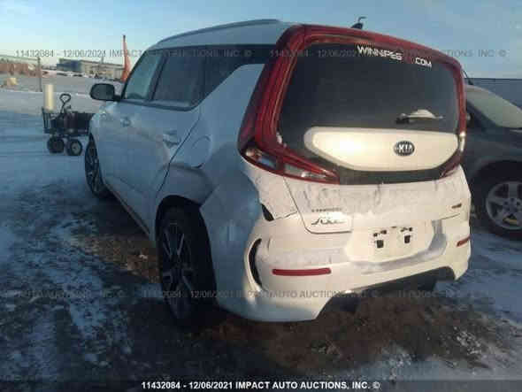 السلام عليكم اخواني و اخواتي زوار الكروب المحترمين...

سيارة كيا صول فئة جي تي لاين موديل 2020 صارلها عندي 3 سنوات اشتريتها ماشية 10 كيلومتر مشي بدولة كندا مو بالعراق اعلى فئة بالصول من كشنات جلد سوداء الي تحتوي على تبريد و تدفئة اضافة الى تدفئة بالستيرن, بيها فتحة سلايد حلوة و نقط عمياء و اوتو هولد و برزنتيشن مال سرعه و سماعات هارمان و لايتات زينون و دواخل لدات و بروجكتور و بصمه و تحديد مسار و شاحن وايرليس للتلفون و رادار و اوتو دم مراية و محرك 2000 دوش الخليجي و كامرا خلفية و شاشة و اندرويد اوتو... صور الحادث مرفقة هنا بالاعلان و صور السونار باليوم الي اشتريتها ايضا... البجم كبس و ما ملعوب بيه و من اشتريتها بدلت بولبرن تاير امامي مكان الضربة فقط علما ان الشباج مبدل و الدعاميات مصبوغة مع جاملغين مصبوغات بدبي لو بالعقبة على ما اتذكر مصلحين مكان الضربة البسيطة بكندا ولاية وينيبك... السيارة باسمي و موجودة ببغداد شارع فلسطين... رايدها ب158 ورقة و مليون هله و مرحبا بالشراي الحقيقي...
*********** بغداد
