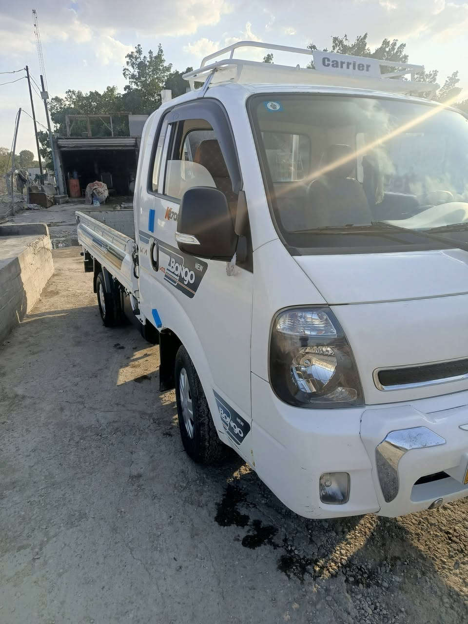 سلام عليكم كيا موديل 19 
كفاله من الضربه وصبغ 
كير مكينه اكسل شاصي رقم شاصي كفاله رقم واسط
رقم نكليزي هزه جديده 
سنويه 30
مكاني بغداد حي الامين 
السعر 123
***********
