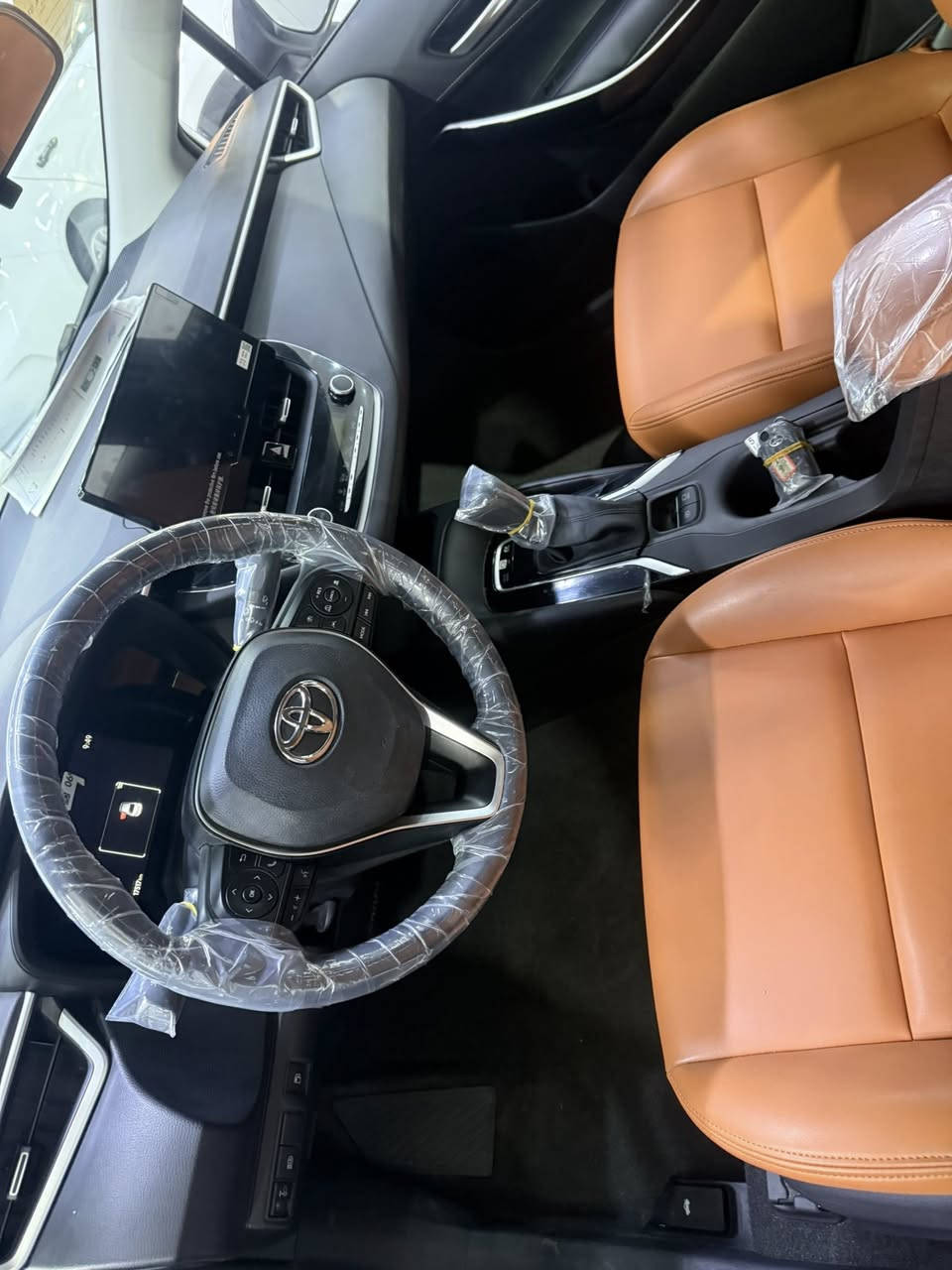 كورلا هايبرد ٢٠٢٥ شكل خليجي
ماشية ١٧ الف
داخل جلد مشمشي
كفالة عامة 
مكان السيارة بغداد
***********
