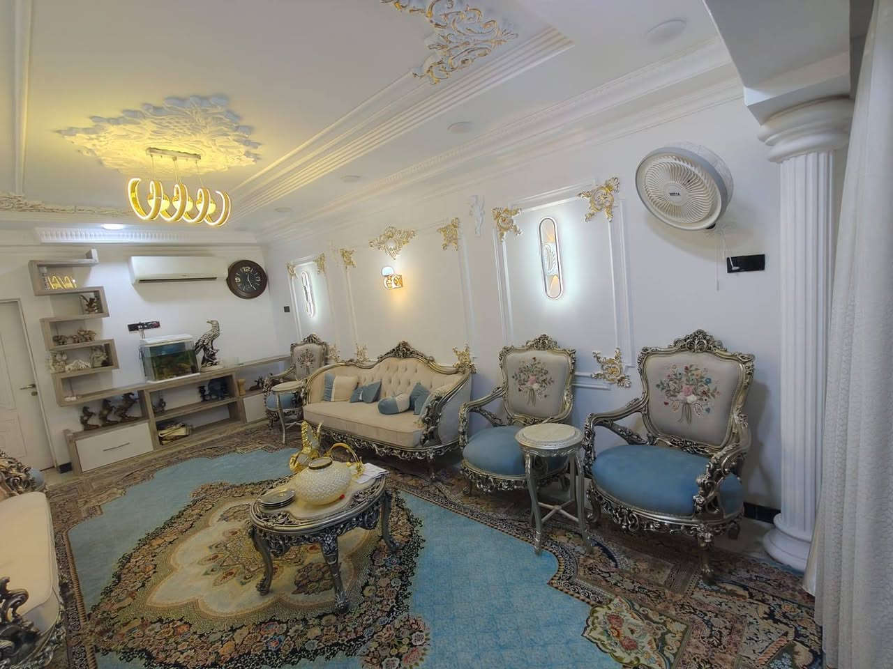 سلام عليكم بيت للبيع مساحة 350متر بالجمعيه طابو زراعي غرفتين وصاله ومطبخ ستقبال صحيات *********** *********** واتساب
