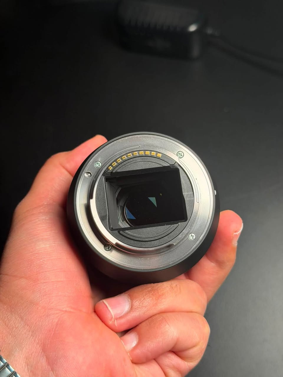 للبيع عدسة Sony FE 28-70mm OSS بحالة ممتازة، نظيفة جداً، نظافة 100% 
فوكس سريع مع مثبت بصري، مناسبة لكاميرات سوني فل فريم، 

للاستفسار عن السعر 

***********
