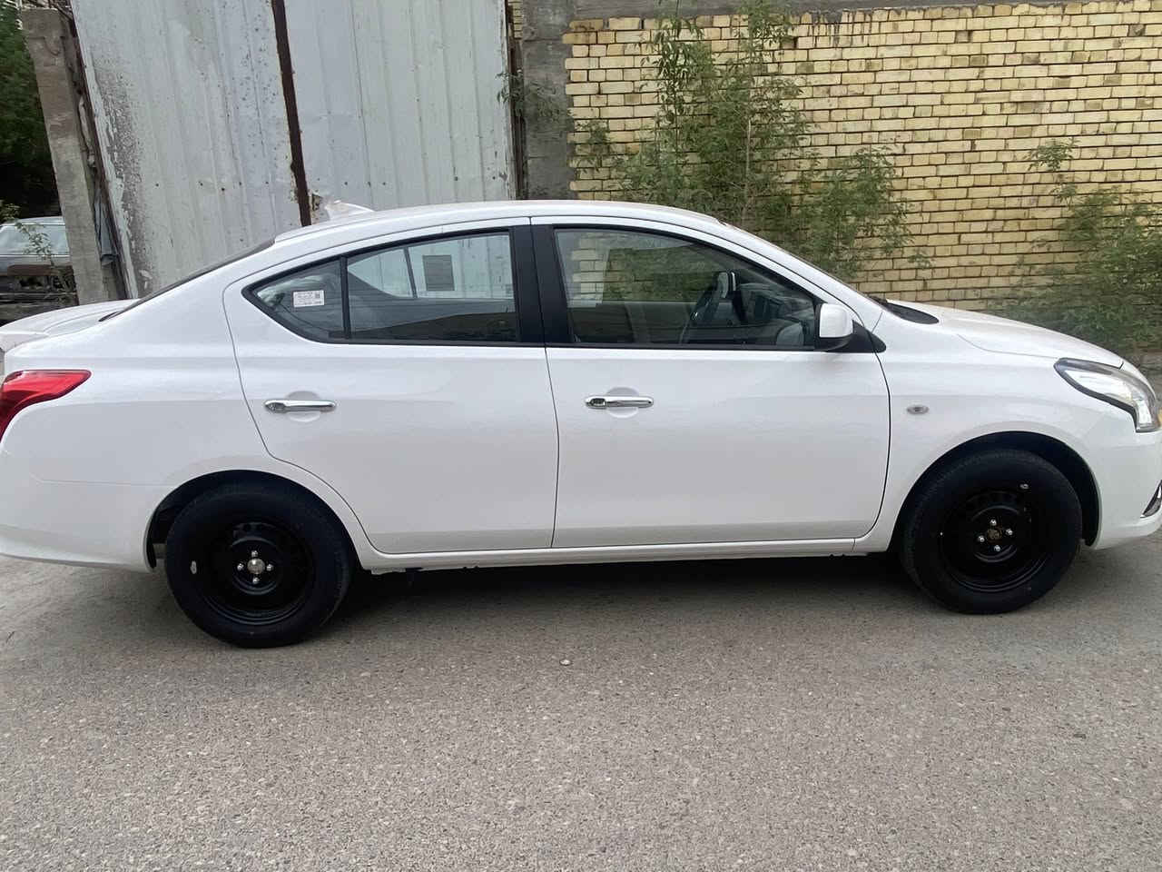 السلام عليكم نيسان سني هندي موديل 2025 ماشيه 2000سياره كفاله من زلغ رقم الهاتف ***********
