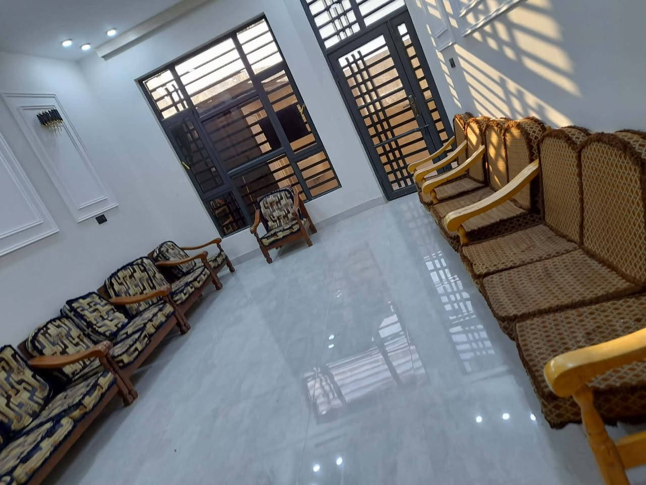 لبيع مكاني خاجيه سعر 250. ويهن مجال ***********
