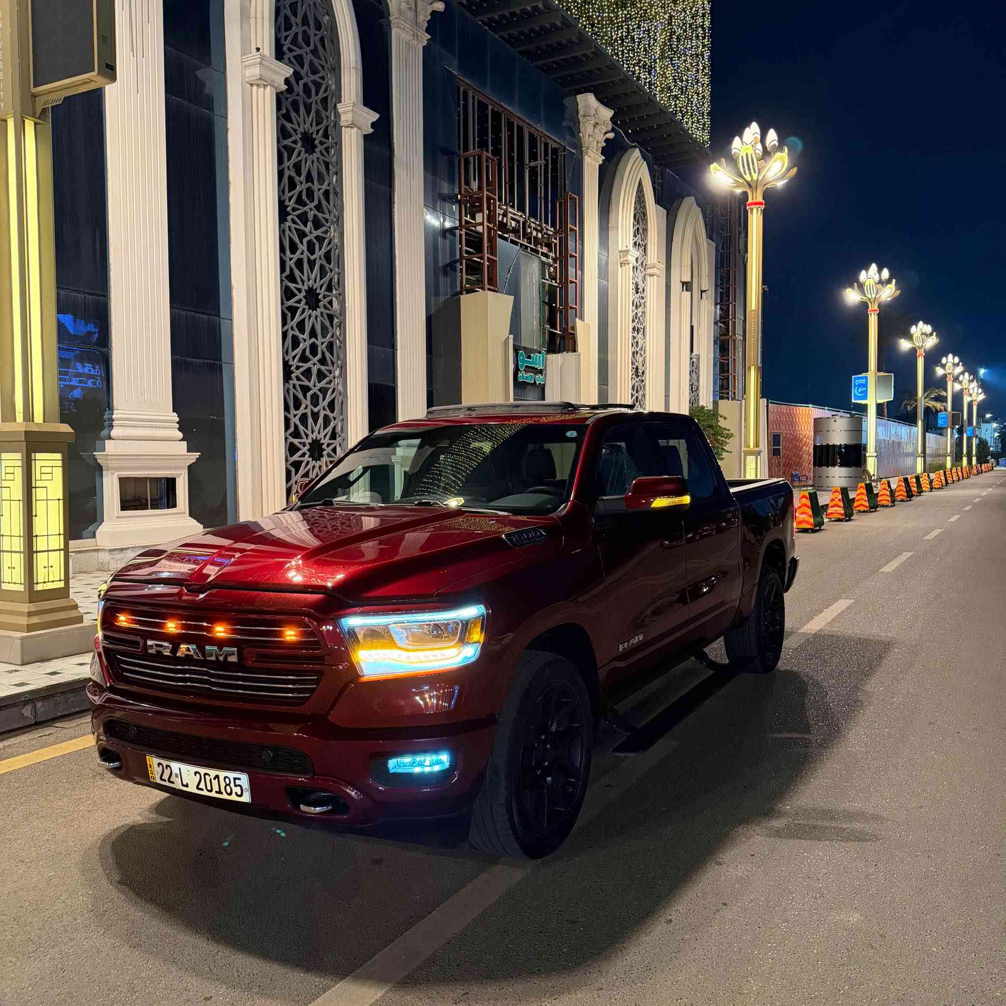 دوج رام 2024 محرك 5.7 ماشيه 57,000 km بدون أيرباك الضرر جاملغ خلفي أيسر صبغ فقط السيارة فول رقم الهاتف *********** بغداد, العراق
