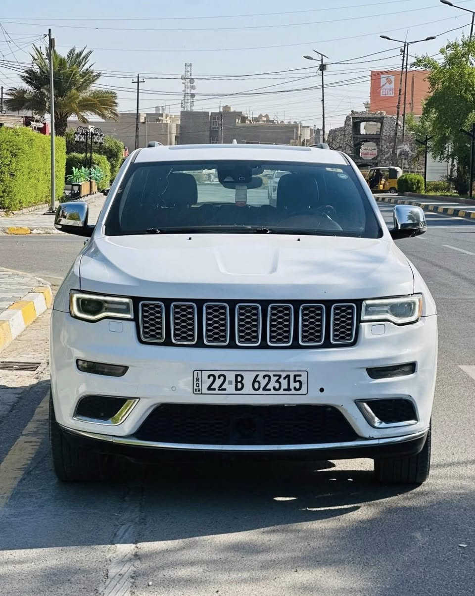 ‏#jeep
#جيب
#جيب_سومت
#سومت

السلام عليكم 
جيب سومت 2019
* بنوراما
* بصمة
* جكات
* رادارات
* صندوق كهرباء ذكي
* جلد 
* المقاعد تدفئة تبريد 
* اصطفاف ذاتي 
* كرسي خزن 
* ستيرن شفتات
* قيادة ذاتية 
* وبعد بيها هواية مواصفات 
مواصفات السومت معروفة يطول ذكرها 
مكان السيارة بغداد غزاليه
رقم بغداد
السعر270
رقم الهاتف***********
