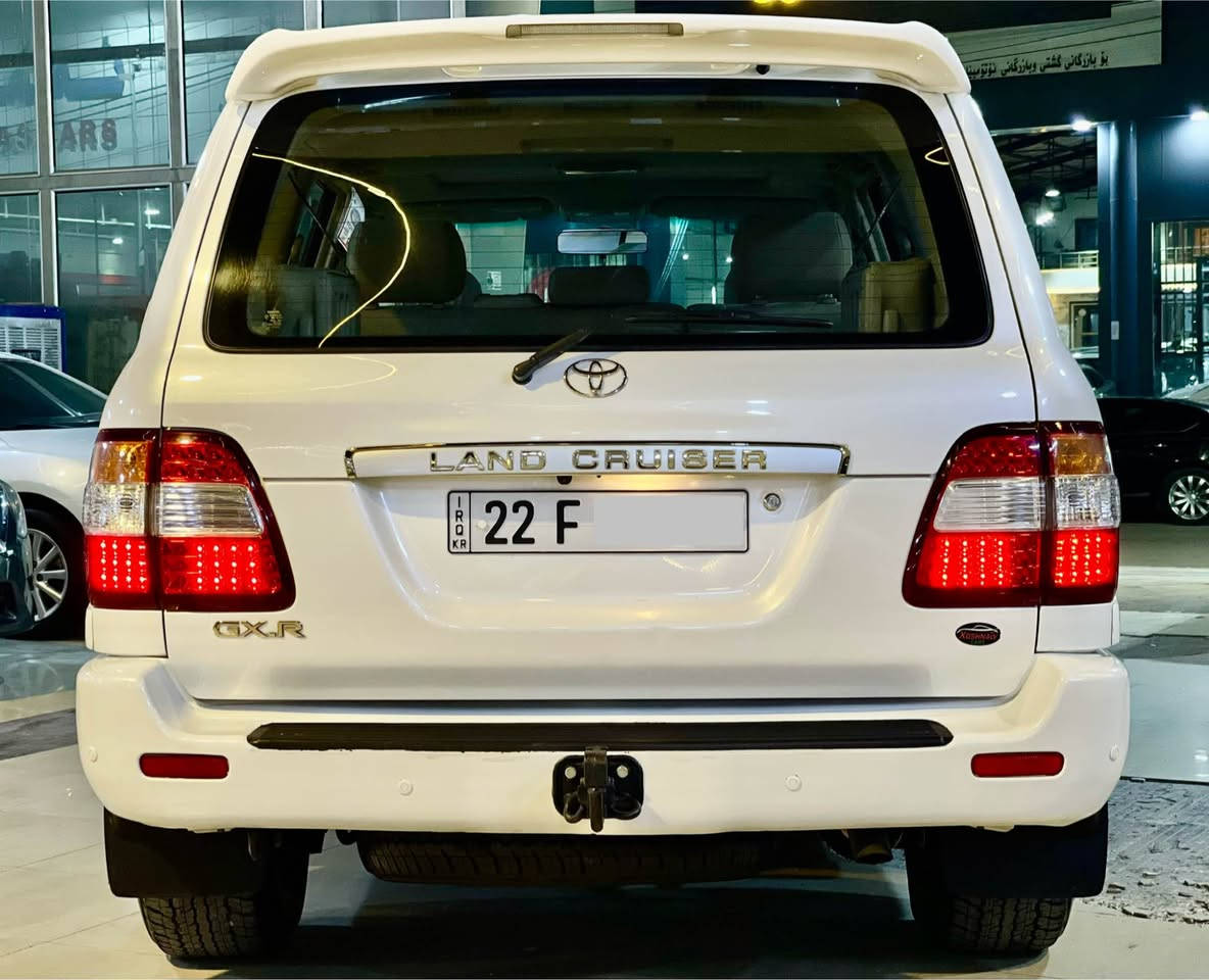 تۆیۆتا لاندکروزەر 2006 GXR شەش پستن
فول مواسەفات : تۆماتیك ، سلایت ، تەبرید مەرکەزی ، سەلاجە ، پێش بەخاخ ، دیفلۆك ، ناو فۆرمیکا و زۆر مواسەفاتی تر…..
سەیارەکە سپی سەدەفیە تاخم تایەی دەنلوبە مەکینەی نەکرایتەوە گێر و مەکینە و بنی هەموو بەشەرتە رەقەم و سەنەوی هەتا ٢٠٣١ تازەیە 
بێ سبوغە تەنها دوو چامرغی لای سەکنی ساردەکوتە باقی هەمووی بەشەرتە شوێنی لەزگەی نیە سەیارەکە وەکو سفر وایە  ….
نرخی 210$ وەرەقە و مەجال شوێن / هولێر 
ژ.م / *********** أربيل, العراق
