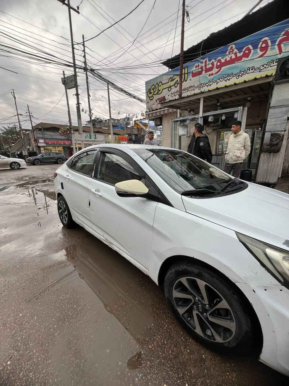 سلام عليكم سيارة اكسنت موديل 2011خليجي محرك 1,600سعر 90 عنوان بغداد الدورة شارع ابو تلطيارة
***********-0771 403 4297
