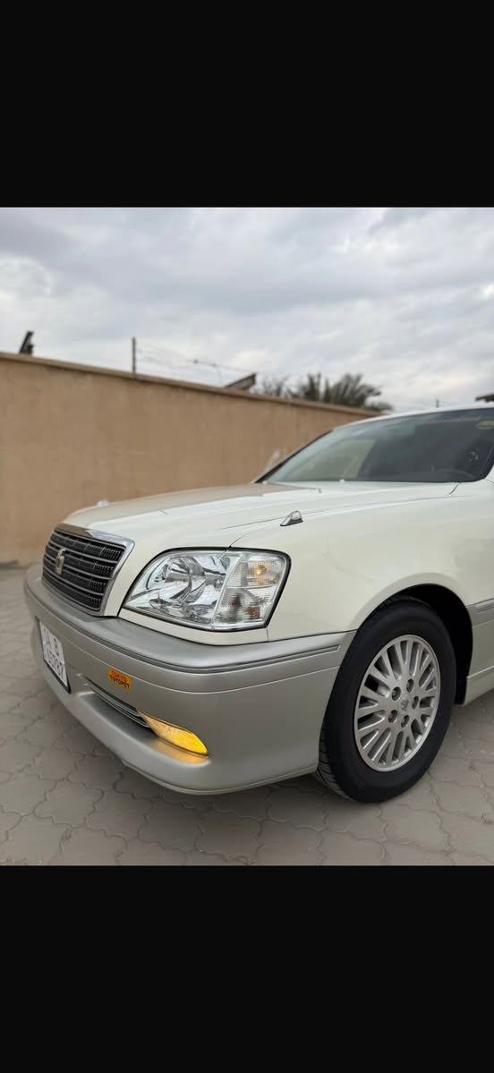 سلام عليكم. ملكه مديل. 2001. دخول جديد. تسجيل. جديد مزاد دوله. سنويه. لل 31 كفاله عامه كص ونغل جثه وضربه وصبغ. وعيب شرعي. شاصي 71 دكمتين كرستال اصل. أربع كراسي. كهربائي. ستيرن كهراباء برده خلفيه. تخم تاير. ويل اصلي. حداده. كهربائيات. تحويره. ميه بل ميه.   باتري جديد سياره جديده وجاهزه. مكاني. بصره.  سعر. 148 وبيه مجال للشراي.  ***********
