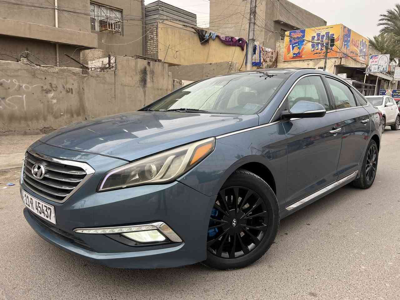 السلام عليكم
سوناتا موديل 2015 
Limited 
لمتد فول1/1 vip اعلى فئه 
حادث مرفق بصور بيه رش مكانات موضحه بسونار 
بدون ايرباك لغد شاصي كفاله 
السعر. 109. وبيه مجال قليل 
مكينه 2400 
بصمة  
شاشة 
بانوراما
كشنات امامي خلفي جلد تدفئة تبريد كهرباء  + كشن السائق خزن ميموري
شفتات ستيرن
ثلاث انظمة قيادة سبورت. اقتصادي. و اعتيادي
سايد. بريك دكمة (auto hold)
حساسات جانبية نقطة عمياء (بالمري)
جنطة ذكية. (تنفتح مجرد الاقتراب منها)
مري قلاب
بكلايت لد (شمعة) 
ويل كب سبورت بلادي ١٨
رادار امامي
رادار سير ع خطوط الشارع 
بردات خلفية بلادية
تبريد قطعتين
سستم صوت انفنتي ٥ دمامات
كامرا دوار + تحذير من السيارات المارة
السياره جاهزه وخاليه من اي نقص
مكاني بغداد مدينه الصدر 
***********
