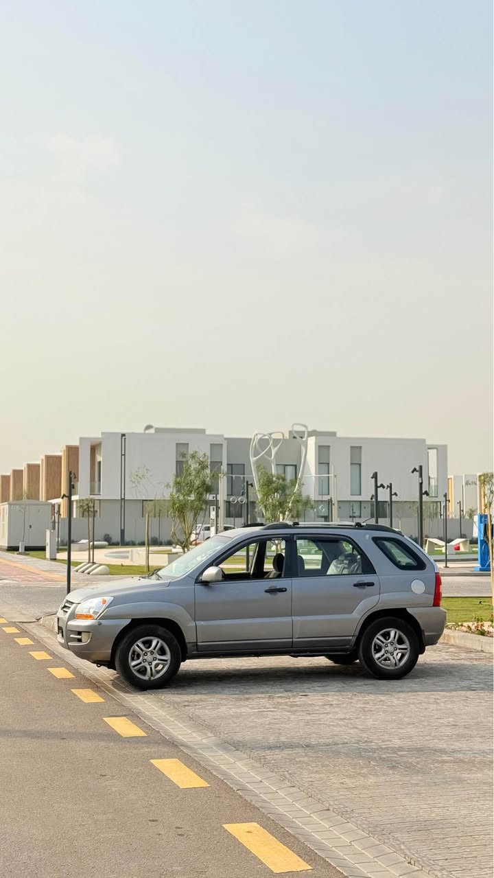 السلام عليكم :- تحية طيبه - للبيع سبورتج 2007 - 6سلندر - 2700 - سلايت - ويل كب - وشاشة - وجهاز حماية - والباقي شوف العين والسونار مرفق مع الصور - السعر 105$ يعني شده و5 ورقات وبيهه مجال - رجاءً السوك كل شي بي ولاتحكم على السياره اذا ماتشوفه ورزقي ورزق على الله - ت *********** . بغداد, العراق
