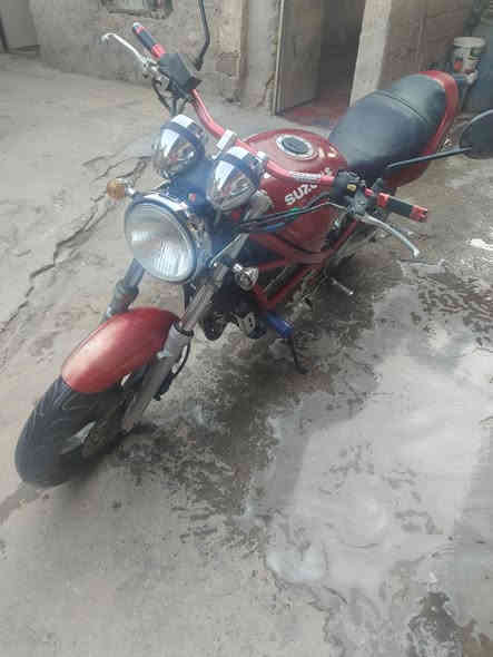 سلام عليكم سوزوكي باندة عل كفالة الدراجة للبيع كامله مكملة نكرة الدراجة بلادية كهربائيّ كل شغال مانقصهة ايشي كبل علك مكاني بغداد الشعلة للبيع اب 850وبيهة مجال قليل شراي اتصل ***********
