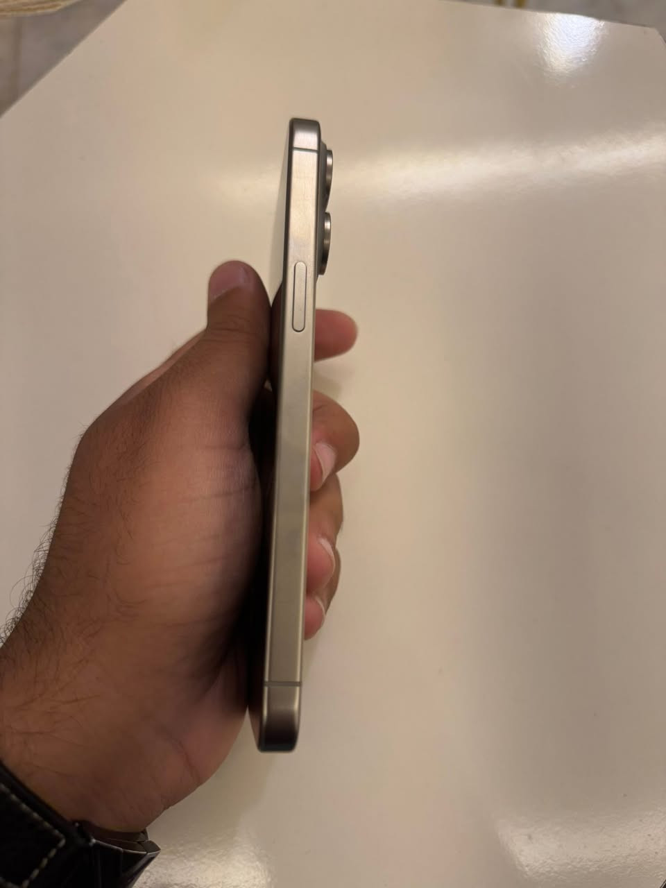 ايفون 15 pro max ذ256 بطاريه 81 جهاز ماستر شوق اوسط كفاله عامه من زلغ وشخط جهاز فول نضافه وصور كدامك ما داخل صيانه ابد وتر بروف على وضع الشركه سعره 990 وبي مجال بسيط جدا للشراي مكاني بغداد السيديه 
*********** واتساب او خاص
