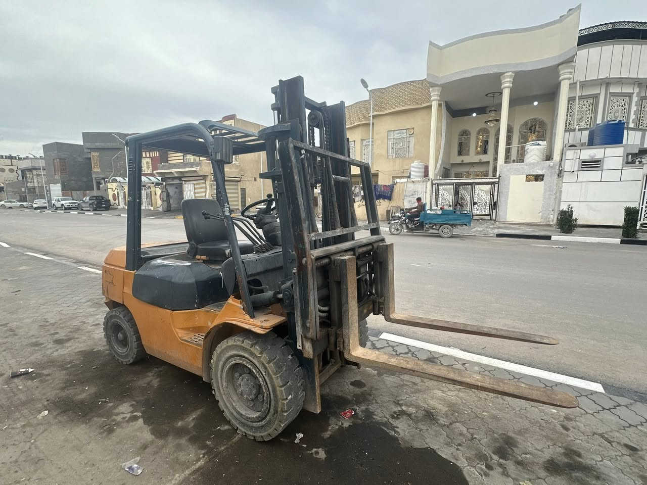 شوكيه ربع ليبرات نوع تويوتا رقم بصره سنويه تنتهي 2030 بسم شركة طنين ونص رقم *********** سعر 65 وبيه مجال قليل مكان بصره زبير
