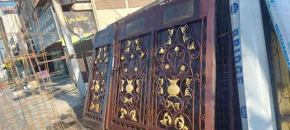 باب سلايت ارتفاع ٢متر وعرض ٣متر ٢ملم مغلف بليت من الخلف بغداد حي اور ساحه صباح الخياط ***********
