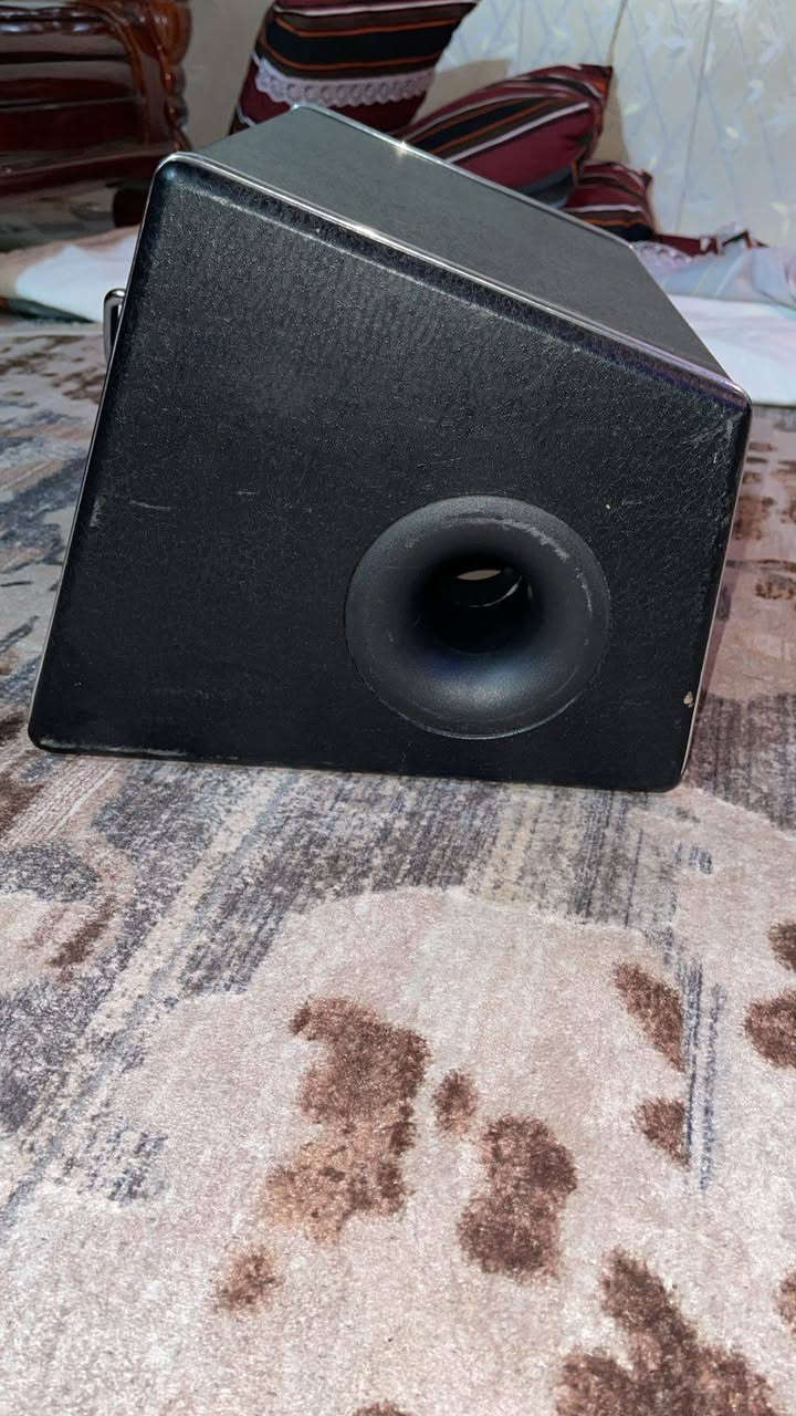 السلام عليكم دمام للبيع قفله ١٠٠ الف 
***********
