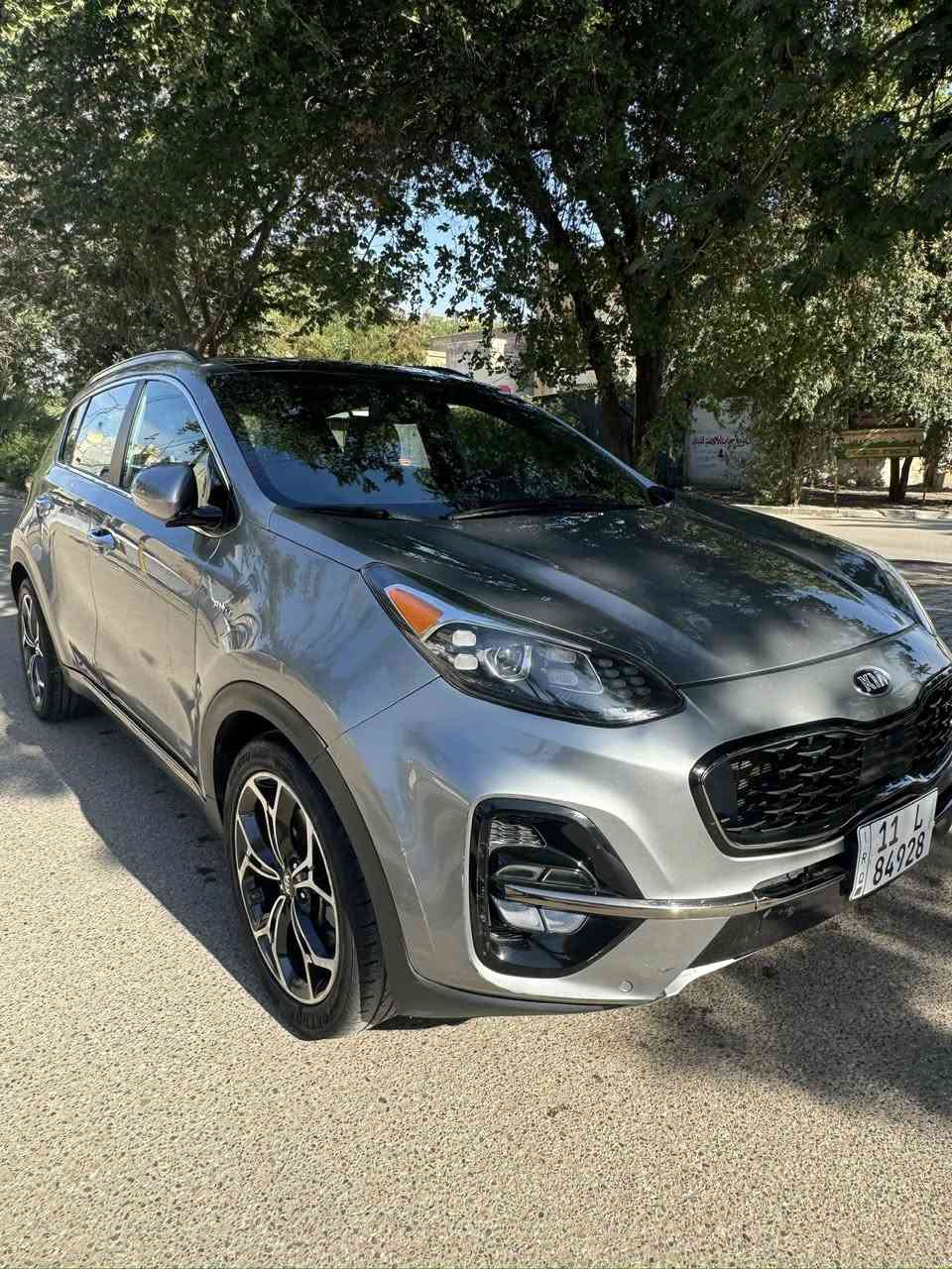 سبورتج  sx2020
سبورتج 2020 sx 
فول واحد ع واحد اعلى فئه بالسبورتج 
باسمي تحويل ثاني يوم
بانوراما 
بصمه
تبريد تدفئه بالكشنات 
جلد لون مميز
وارد امريكي حادثها تخريب من امريكا ومصبوغه قطع 
ماشيه 49 الف
محرك 2000 تيربو 
رايدها ب165 وبيها مجال بيع فقط 
ومكانها بغداد الوزيريه 
وهذا رقمي ***********
