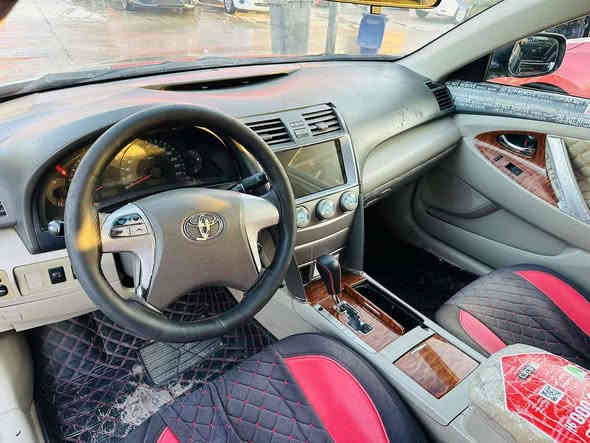 کامری 2008 ـGLX 
2بارجە بوياخ کەميك ناوگردن
تەحويل  غرامە بەشەرت 
تەقەوڕەقە بەشەرت 
مەکينە کراوەتەوە .بەشەرتی هەموو شتيک 
108کەلا معامەلا 
***********
