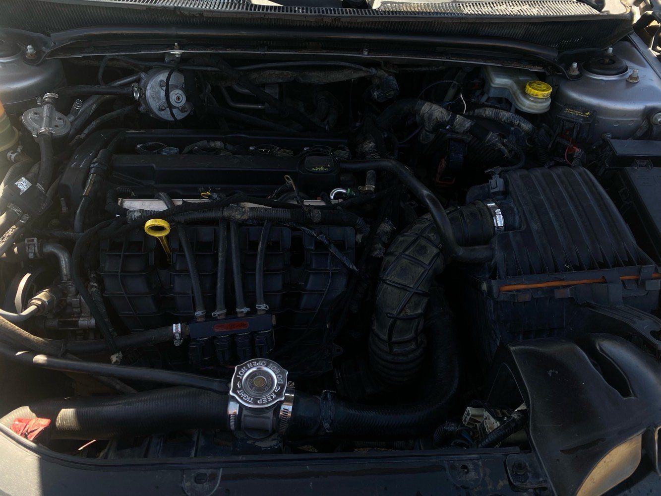 سيارة سي 200 موديل 2013 رقمها بابل شرط التحويل لون رصاصي مصبوغة حزام 
مكفولة محرك وكير وشواصي وتكم 
سعرها 77 وبيها مجال 
بيها منظومة غاز 
محركها 2400 شاده صارلي شهر تقريباً 
كير 6 نمر 
مواصفتها حلوة كشن كهرباء مرايات جانبية كهرباء 
دواخل كلها نضيفة 