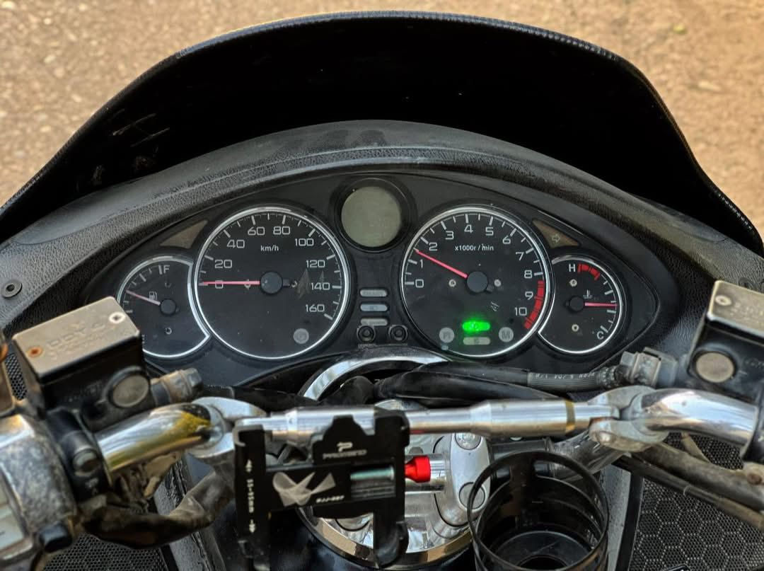 السلام عليكم ورحمة الله وبركاته
أللهم صلي على محمد وال بيت محمد
فورزه (09) موديل 2013 كير شغال 6 نمر
دراجه تخبل ما ناقصه اي شي 
دراجه رون واحد ونص حماوه متعبر النص
دوسات بلاديه مال شركه نيكل مري نيكل
دبلات نيكل قبق كلجات نيكل ستاند صف نيكل
زوج لايتات زنون يخبل مكينه كير مكفوله كفاله عامه
السعر (10) اوراق و بيه مجال للعلم دراجه اوراقه كامله 
فقط دفع كمرك للاتصال *********** او مراسله الخاص
