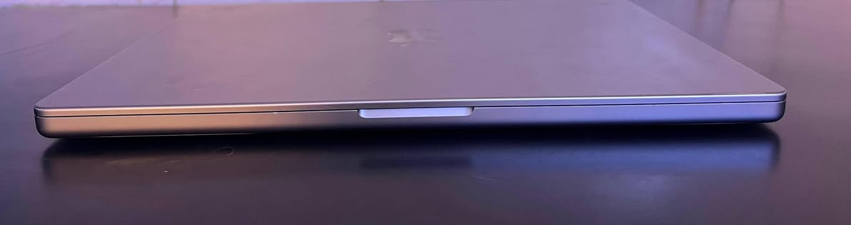 MacBook Pro  2021 16” M1 Max 
COU-10 - GPU-32

Ram 32 | SSD 500

Battery 86% - Cycle 777

Price: 1,925,000

***********
